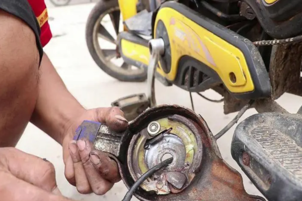 台东市电动车刹车故障